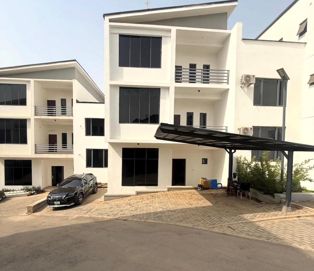 To let!!! 5 Bedroom Semi Detached Duplex 2 Bedroom Bq Location: Asokoro - Abuja Price: 30M Naira