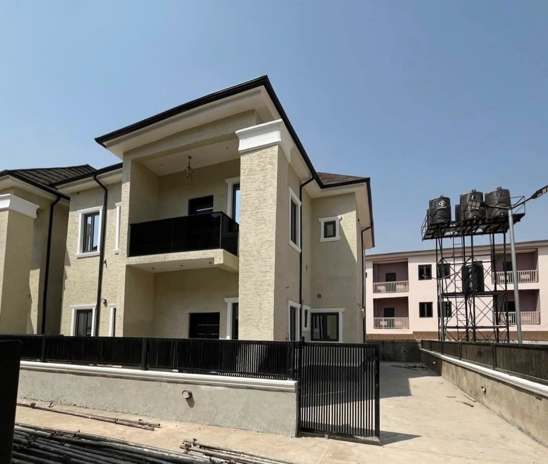 New listing!!! Beautifully built 4-bedroom duplexes with boys' quarters, Gaduwa - Abuja.