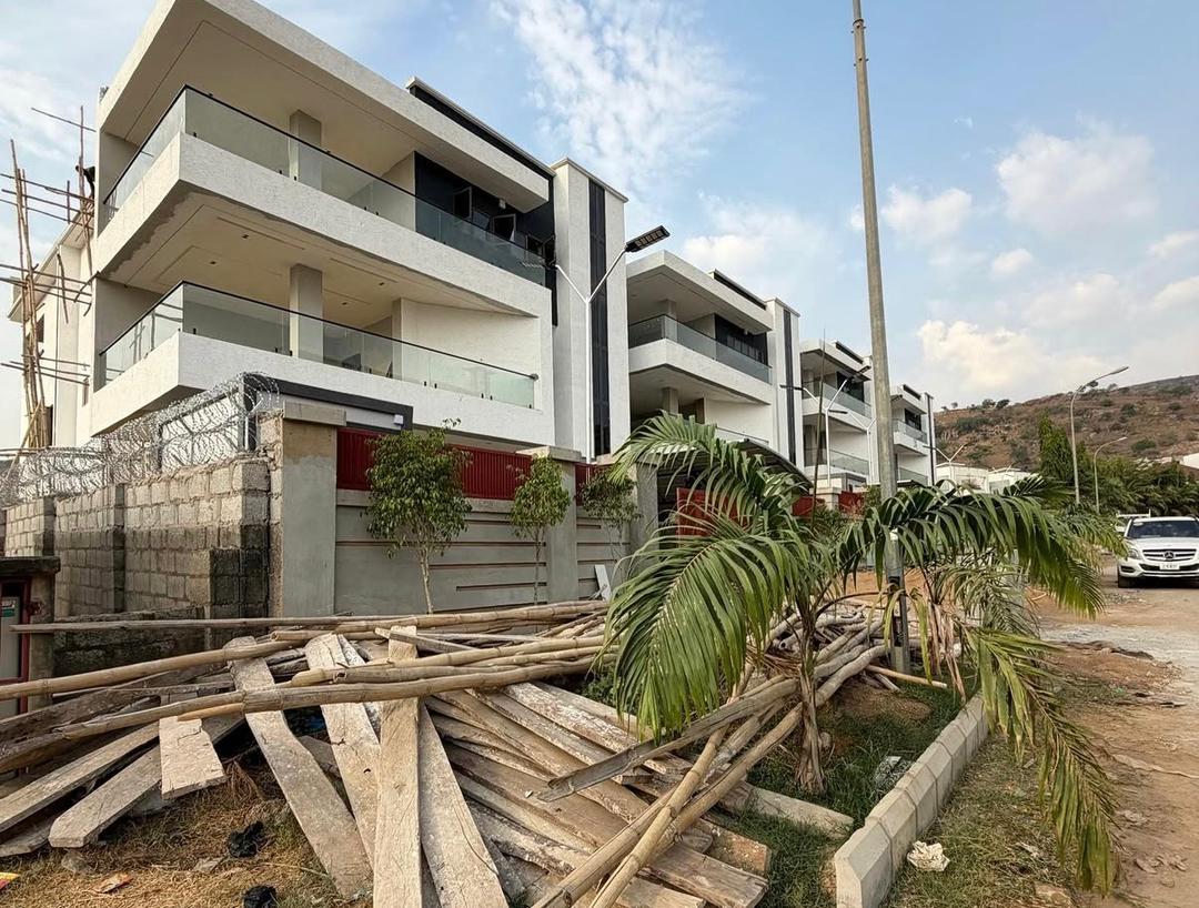 For Sale !!! New built 6bedrooms fully detached duplex masterpiece, Abuja