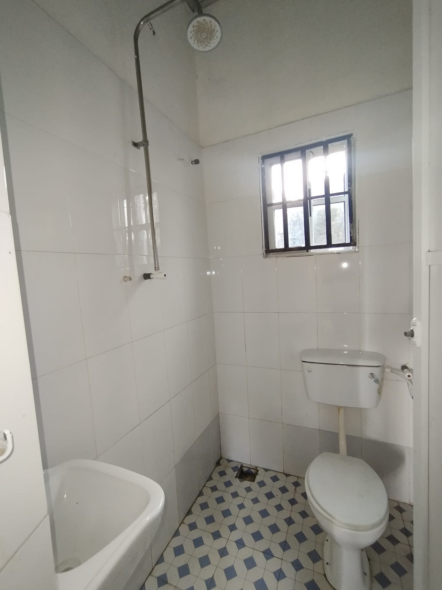 Clean 1 Bedroom flat at Oron Road Uyo by IFA BIG