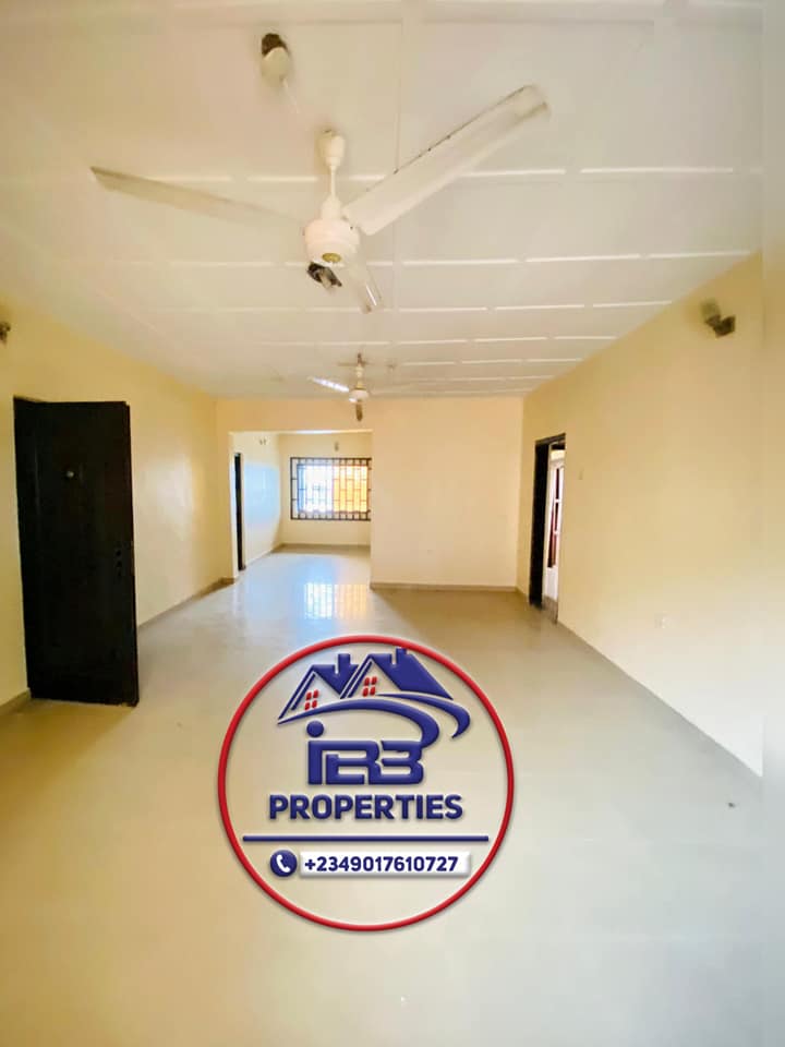SPACIOUS THREE BEDROOM APARTMENT TO LET OFF ORON ROAD, UYO