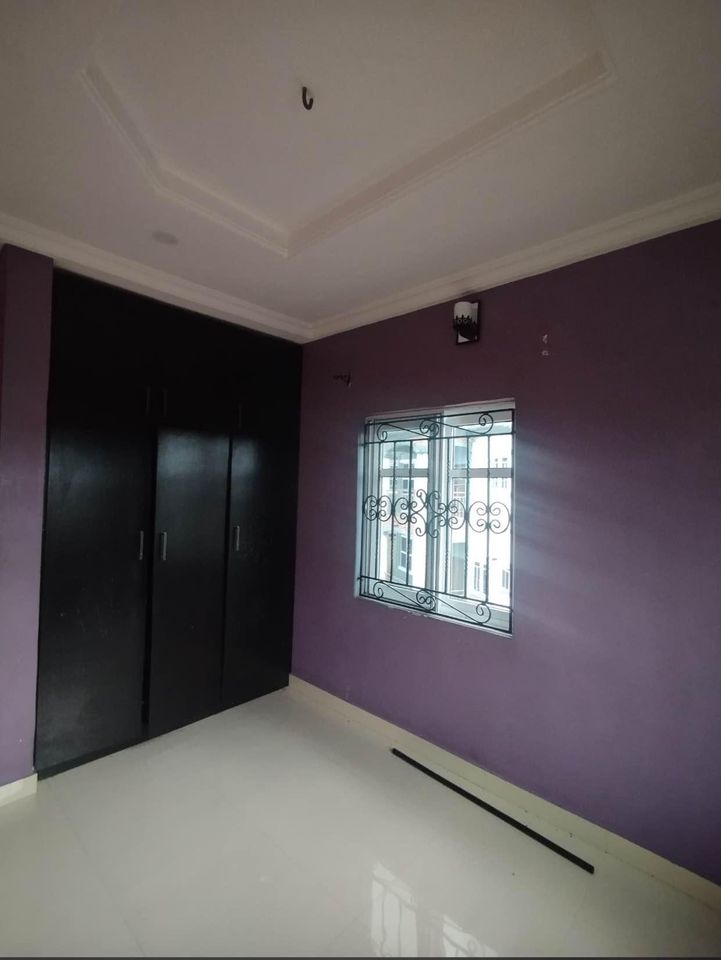 Semi-detached 4-bedroom apartment for rent at Oron Road, Uyo