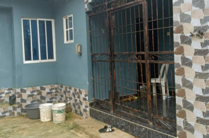 A standard 2 bedroom flat with 2 self-contained at the back for rent in Uyo, Akwa Ibom State